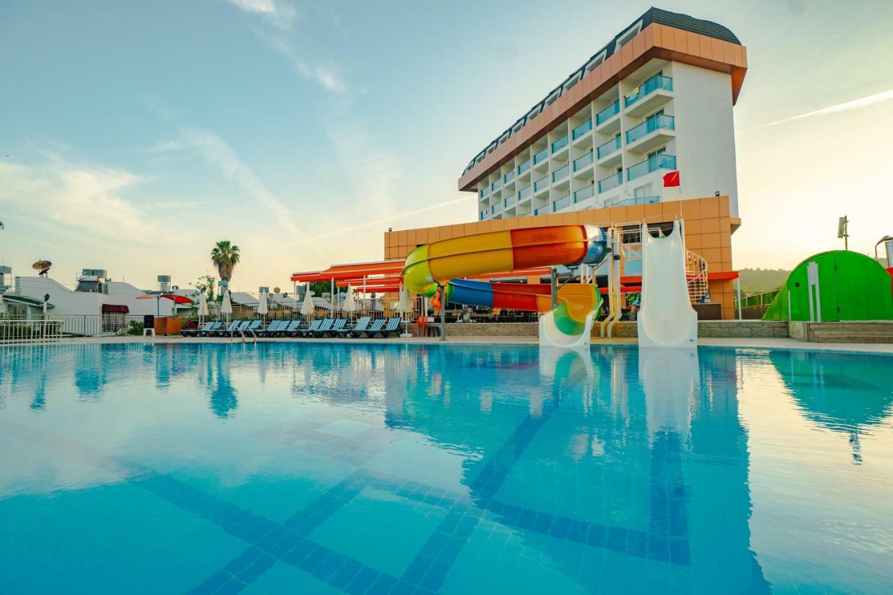 Throne Beach Resort & Spa シダ エクステリア 写真
