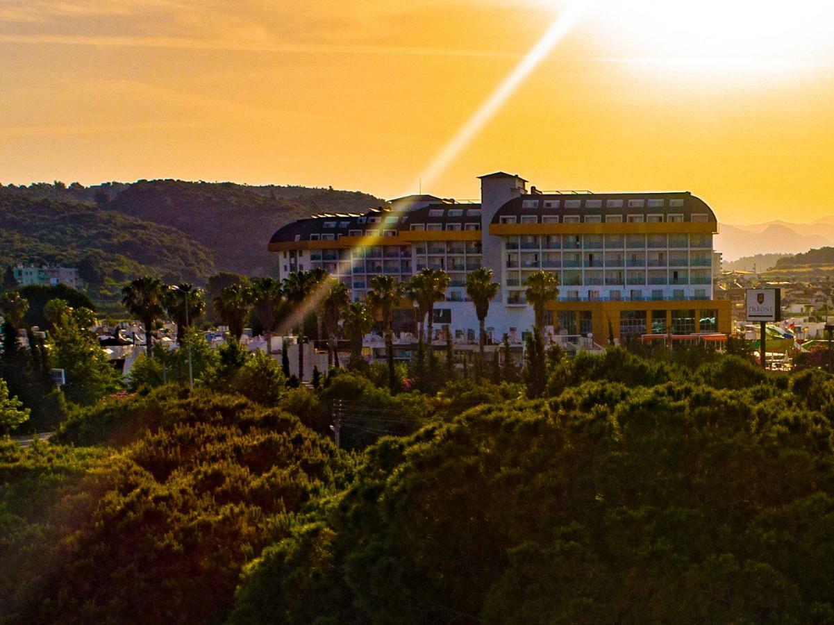 Throne Beach Resort & Spa シダ エクステリア 写真
